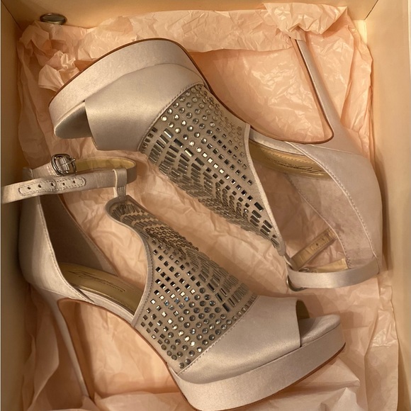 Imagine by Vince Camuto High Heels - Picture 3 of 6